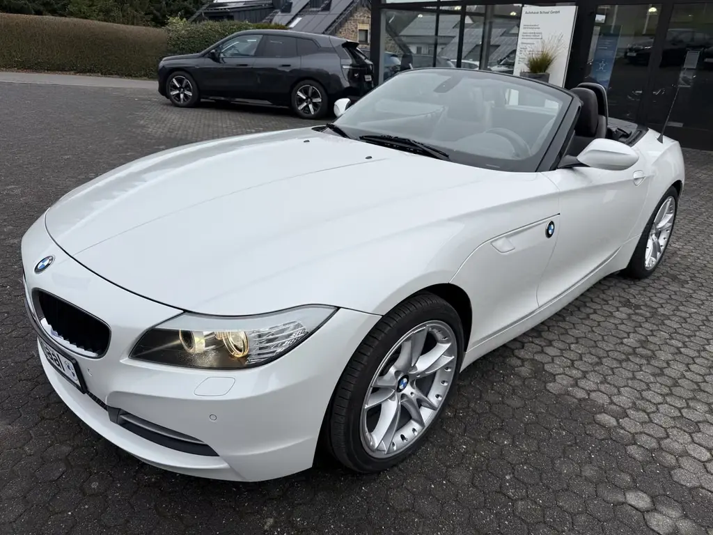 Main__Slider__Photo:BMW Z4 sDrive20i Design Pure Balance Leder Xenon HiF 01/2012-1