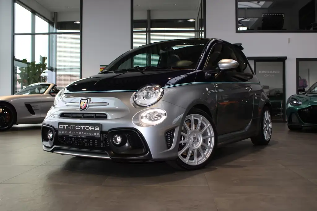 Main__Slider__Photo:Abarth 695C RIVALE AUTOMATIK + AKRAPOVIC + CARBON 01/2019-0