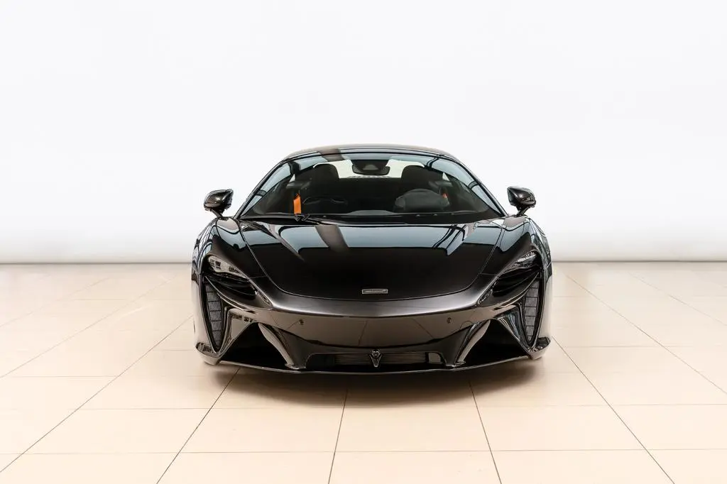 Main__Slider__Photo:McLaren Artura - Onyx - Technology Pack 01/2026-0
