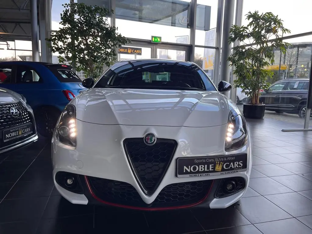 Main__Slider__Photo:Alfa Romeo Giulietta Sprint FINAL EDIT. NAV PDC SHZ 05/2021-0