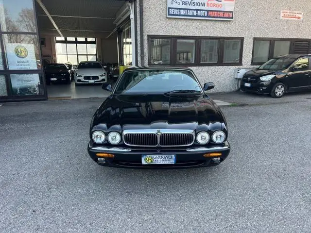 Main__Slider__Photo:Jaguar XJ XJ 4.0 cat ExecutiveV8 06/1999-0