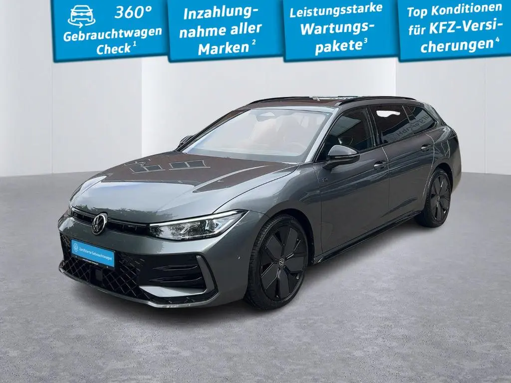 Main__Slider__Photo:Volkswagen Passat Variant 2.0 TDI R-Line 4M Panorama 360° 10/2025-1