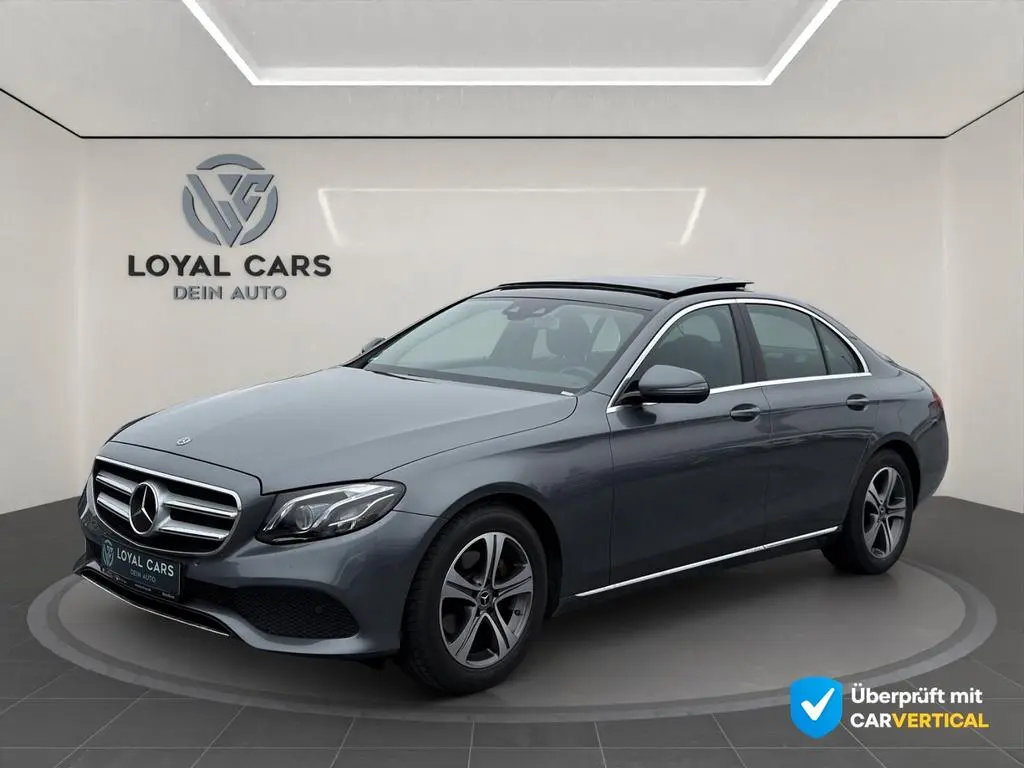 Main__Slider__Photo:Mercedes-Benz E-Class 200 Lim*Widescreen*PANO*Mbeam*KAMERA*Dist+*Amb 07/2018-0
