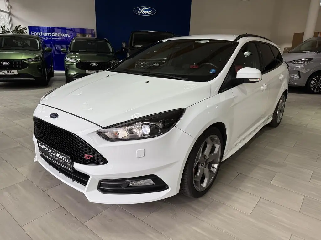 Main__Slider__Photo:Ford Focus Turnier ST 250PS 06/2017-0