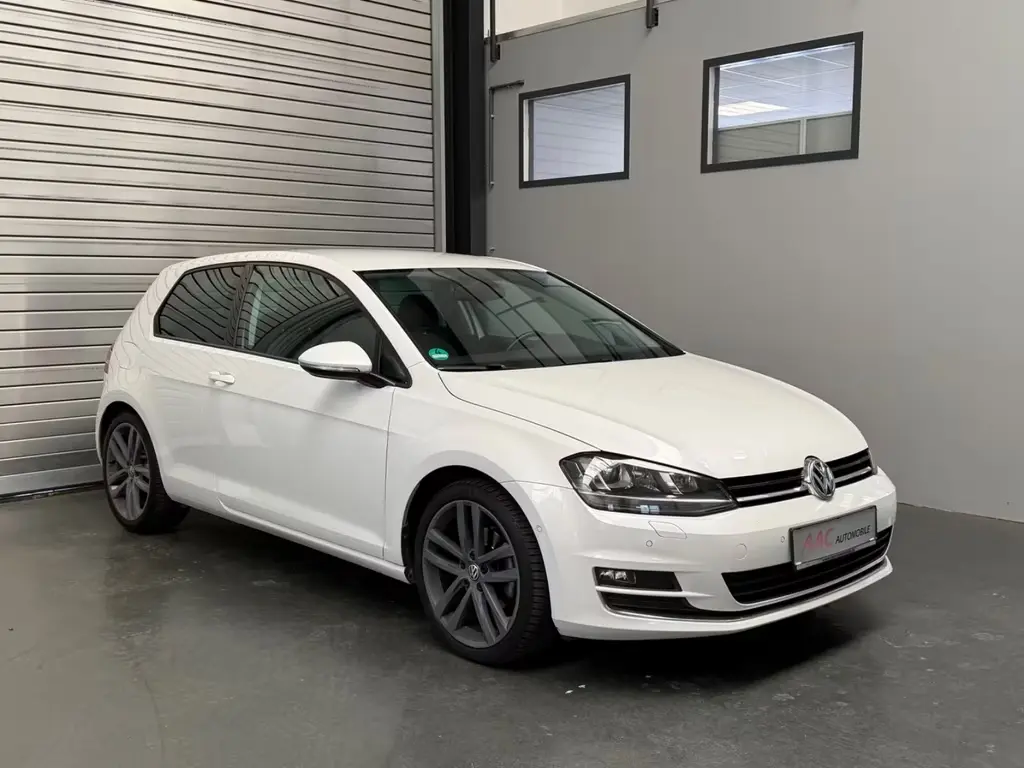 Main__Slider__Photo:Volkswagen Golf VII Lim. Highline BMT/Alcantara/AHK/1. Hand 09/2015-0