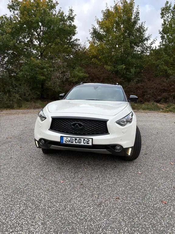Main__Slider__Photo:Infiniti QX70 3.7 S Premium AHK, Bose, Top 04/2017-0