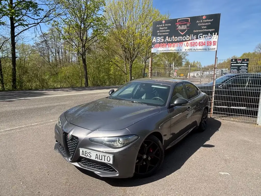 Main__Slider__Photo:Alfa Romeo Giulia 2.2 Diesel 16V 118 kW AT8 Navi Acc 06/2019-0