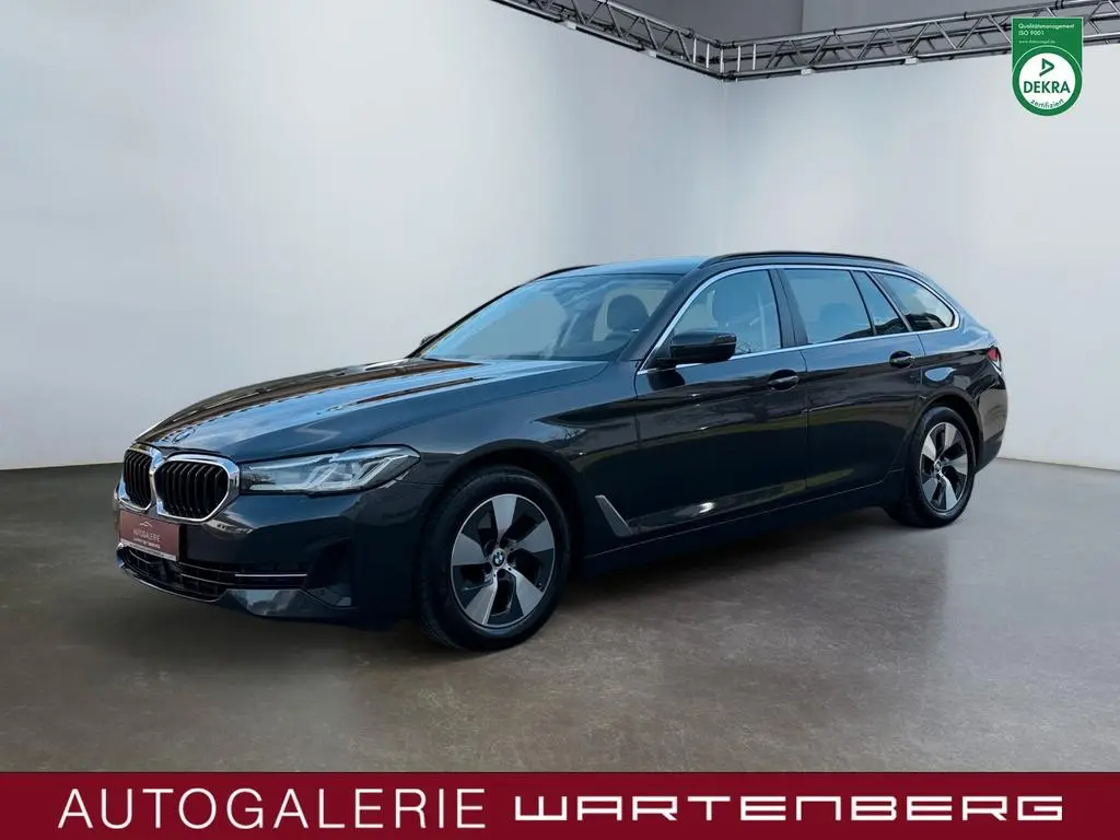 Main__Slider__Photo:BMW 5 Series 520d Touring/LIVE COC PROF/1.HAND/AHK/ACC/HUD/ 09/2021-0