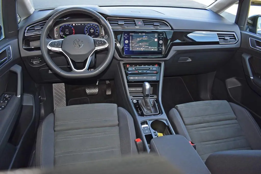 Main__Slider__Photo:Volkswagen Touran 1.5 TSI DSG *Highline*Pano*7-Sitze*RüKam* 06/2025-1