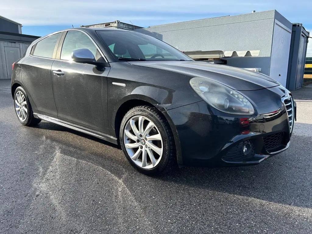 Main__Slider__Photo:Alfa Romeo Giulietta Turismo 1.4 Leder Euro 5 10/2010-0