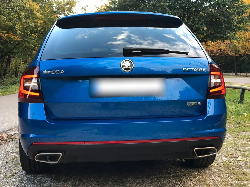 Main__Slider__Photo:Skoda Octavia RS*Standhzg*Pano*19LM 04/2019-0