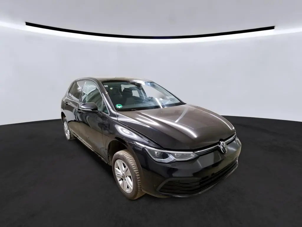 Main__Slider__Photo:Volkswagen Golf VIII Lim. Life 1.5TSI+96kW+Kamera 02/2023-0