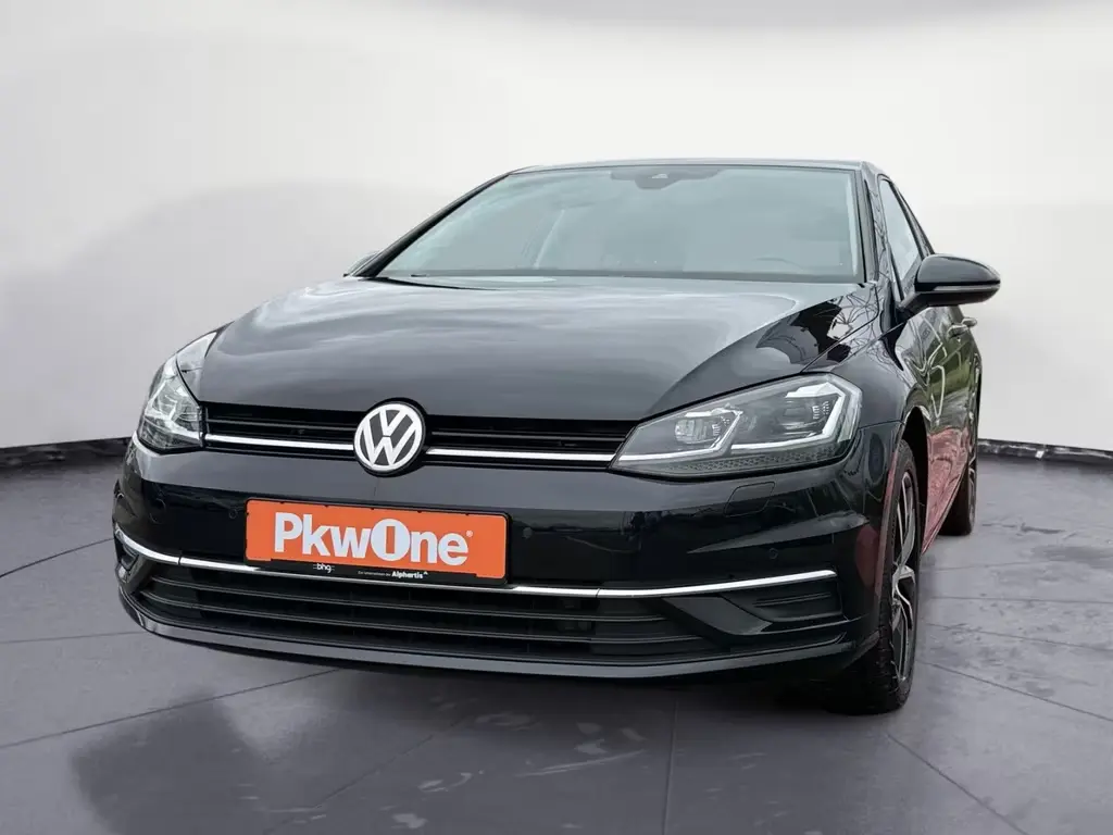 Main__Slider__Photo:Volkswagen Golf 1.0 Sound 02/2018-0