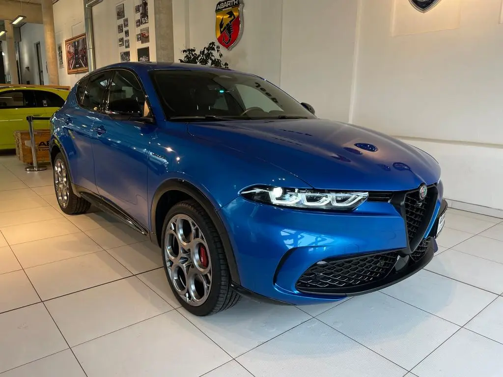 Main__Slider__Photo:Alfa Romeo Tonale VELOCE 1.3T MultiAir Plug-In Hybrid 02/2023-0