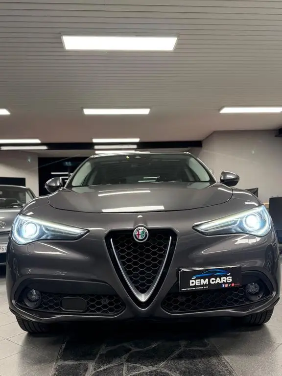 Main__Slider__Photo:Alfa Romeo Stelvio 2.2 Turbodiesel 180 CV AT8 Q4 01/2018-0