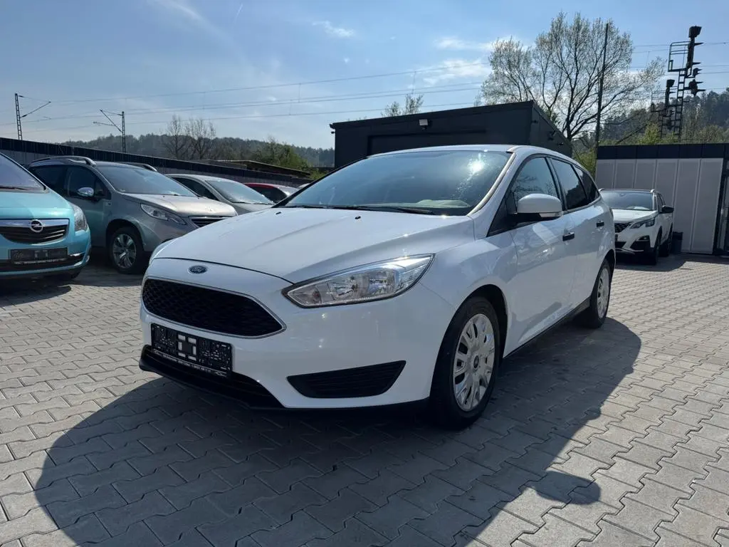 Main__Slider__Photo:Ford Focus Turnier 1.0 74 kW Ambiente / Klima 06/2015-0