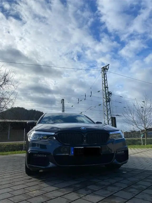 Main__Slider__Photo:BMW 5 Series 540i xDrive Touring A - M Sport 04/2019-0