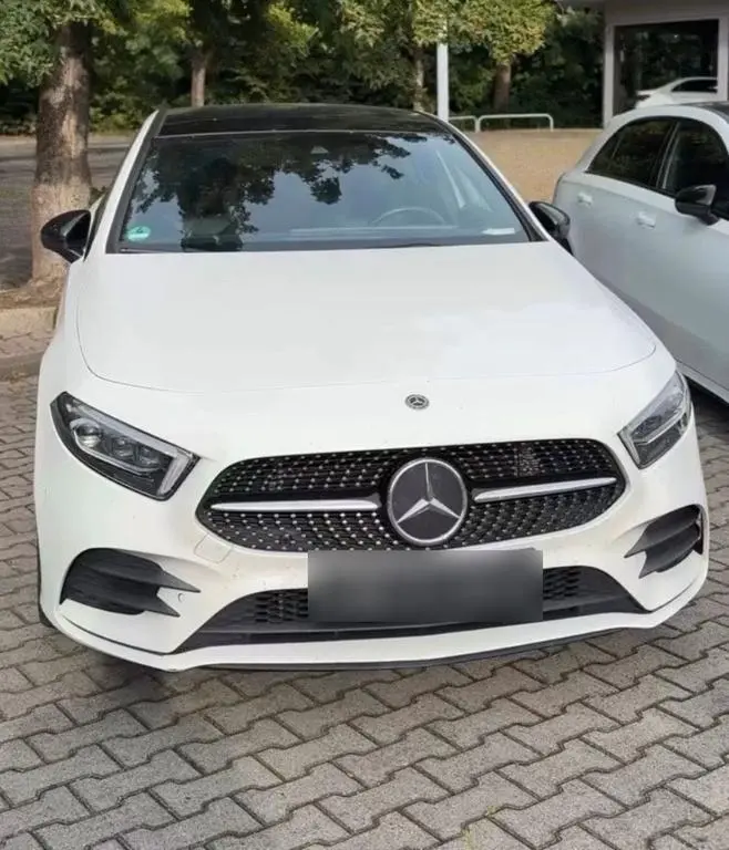 Main__Slider__Photo:Mercedes-Benz A-Class A200 AMG Line 09/2018-0