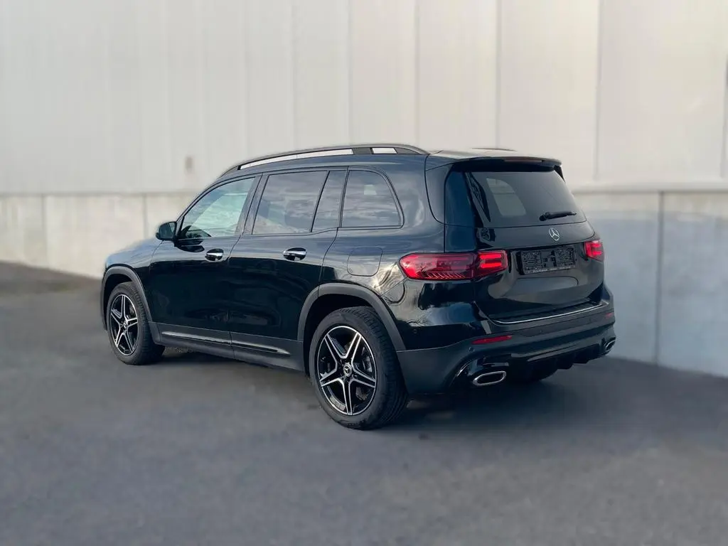 Main__Slider__Photo:Mercedes-Benz Other GLB-Klasse 180*AMG-line*Nightpakket*7 personen*N 10/2024-1
