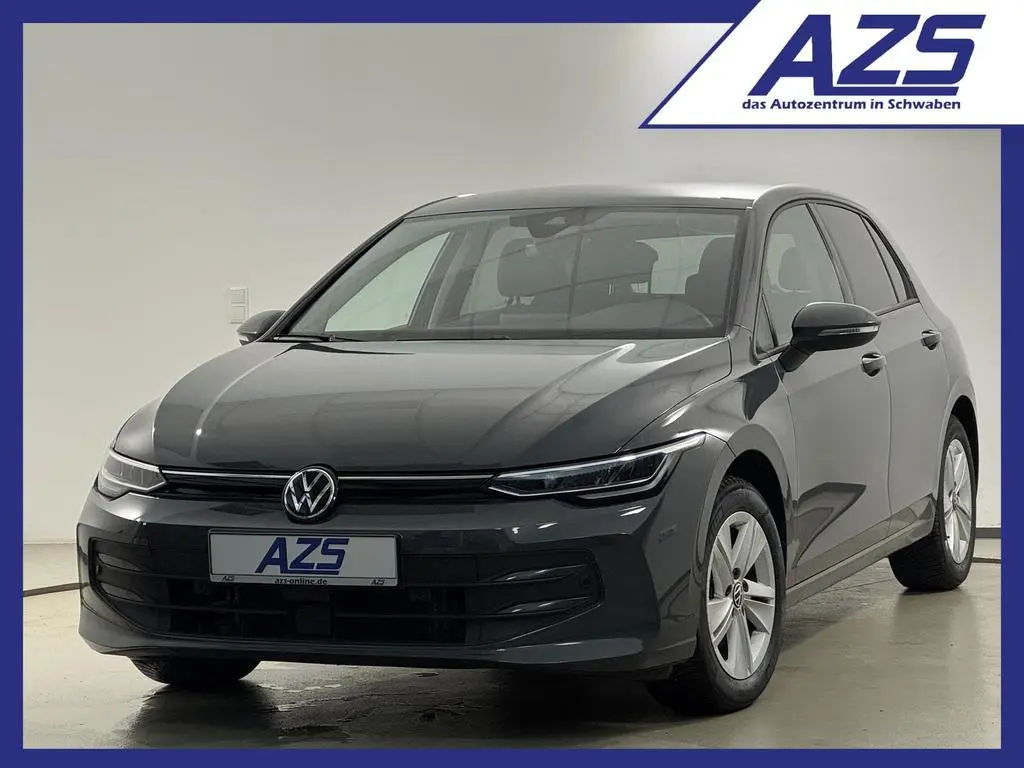 Main__Slider__Photo:Volkswagen Golf 1.5 eTSI I virtual Navi-app ACC Ambiente 03/2025-0