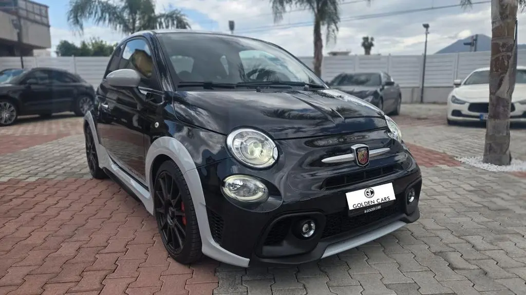 Main__Slider__Photo:Abarth 695 1.4 t-jet 70th 180CV Anniversario Led 02/2020-0