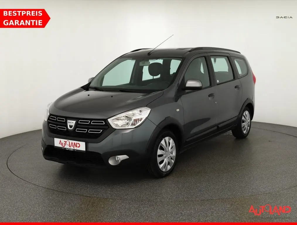 Main__Slider__Photo:Dacia Lodgy Stepway 1.2 TCe Celebration Navi Kamera 11/2017-0
