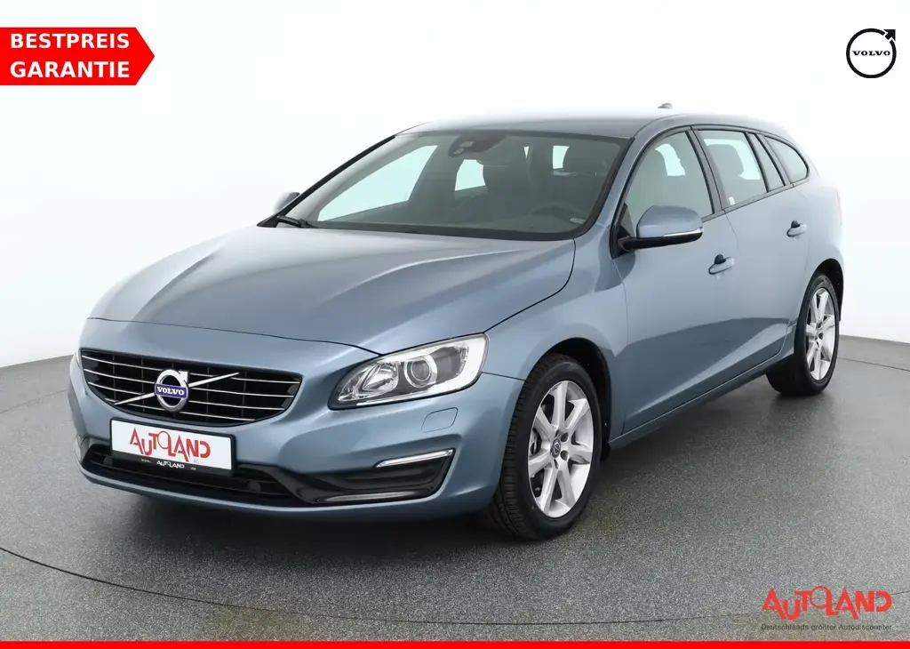 Main__Slider__Photo:Volvo V60 Kombi 2.0 Linje Svart Bi-Xenon Navi Leder 02/2018-0