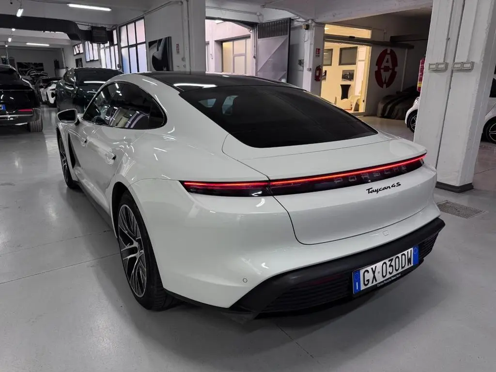 Main__Slider__Photo:Porsche Taycan 4S Solo 32.000 km pari al nuovo 02/2021-1