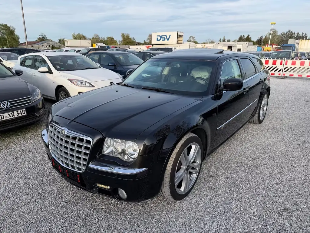 Main__Slider__Photo:Chrysler 300C Touring 3.0 CRD Automatik SRT Ausstattung 06/2010-0