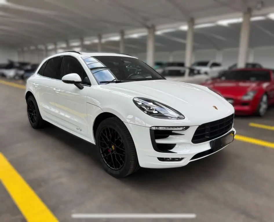 Main__Slider__Photo:Porsche Macan GTS Pano Sport Chrono - nur ... 01/2018-0
