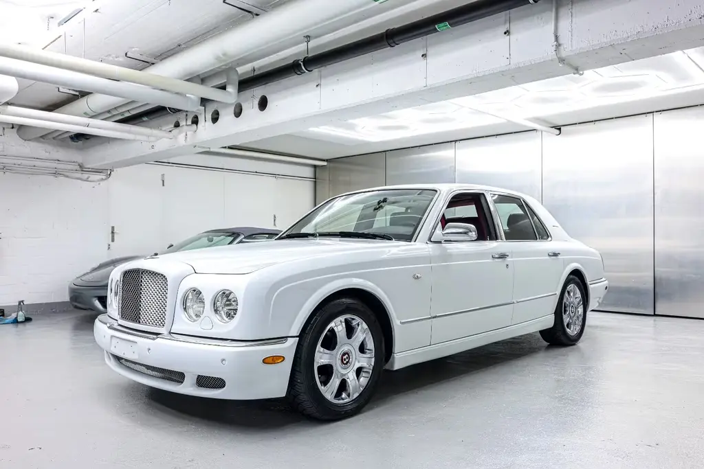 Main__Slider__Photo:Bentley Arnage R 1.Hand 19.900 KM 10/2005-0