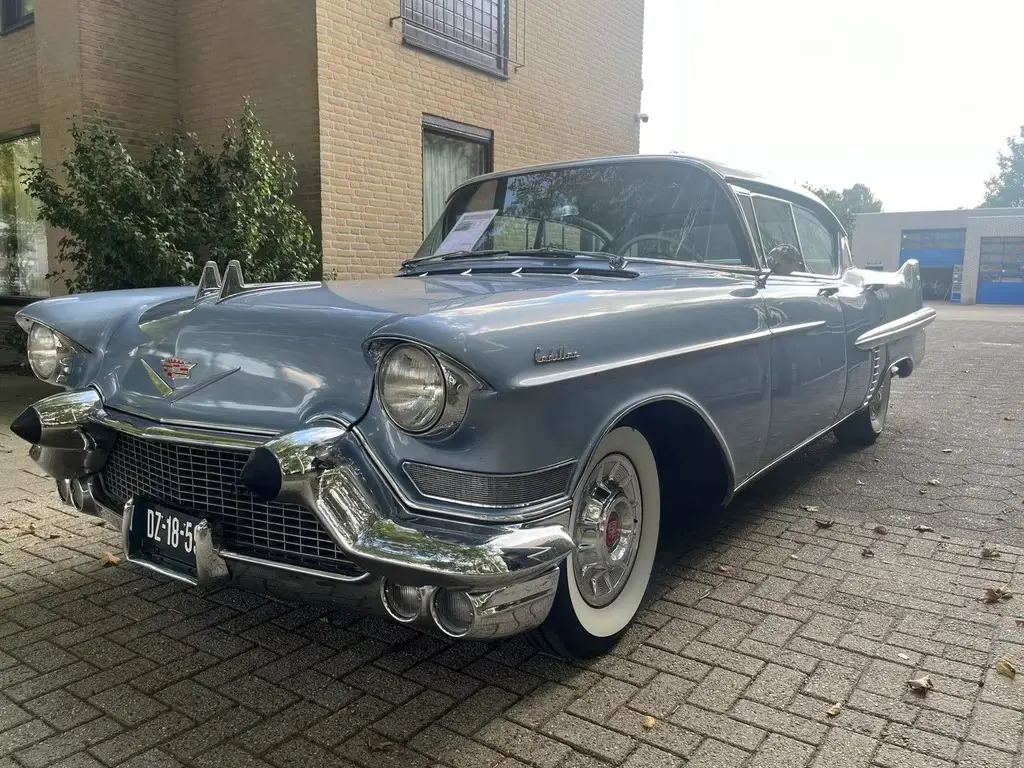 Main__Slider__Photo:Cadillac Series 62 Sedan de Ville Hardtop 02/1957-0