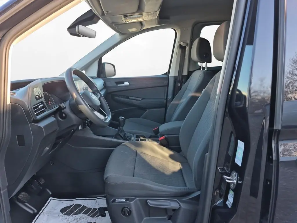 Main__Slider__Photo:Volkswagen Caddy Life 11/2021-1