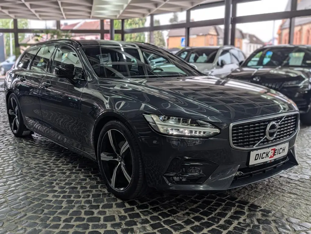 Main__Slider__Photo:Volvo V90 R Design VIRT MEMO KAM SHZ LEDER LED APP 19" 06/2019-0