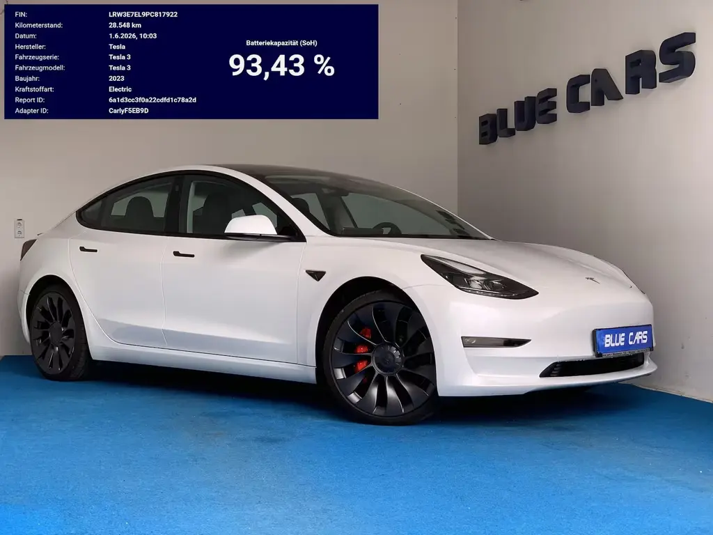 Main__Slider__Photo:Tesla Model 3 Dual Motor AWD Performance ACC/NAV/KLIMA 08/2023-0