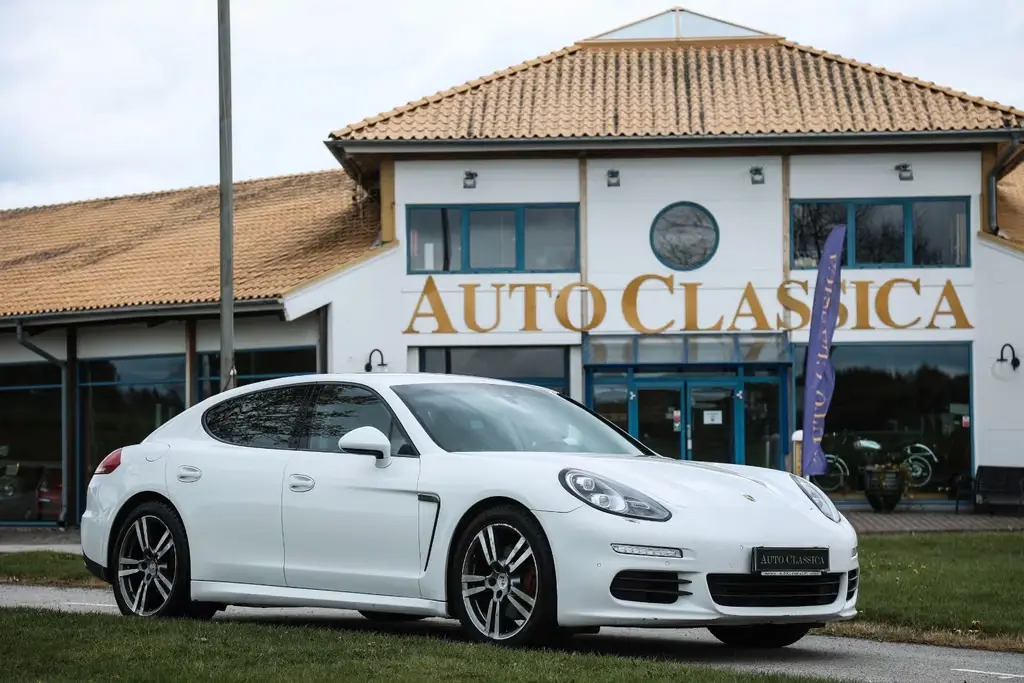 Main__Slider__Photo:Porsche Panamera Diesel TipTronic S 01/2014-1