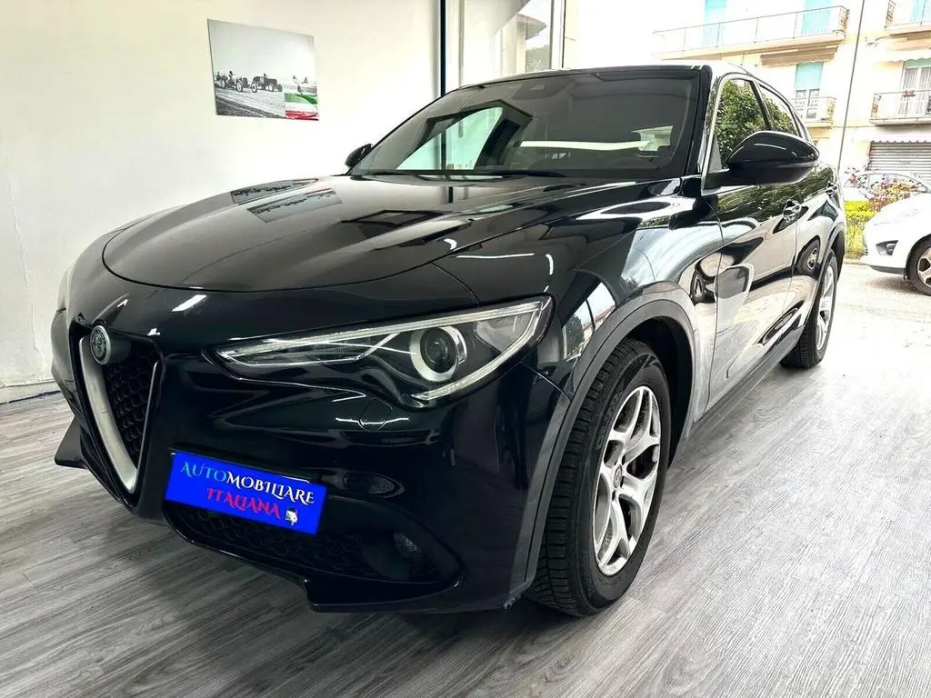 Main__Slider__Photo:Alfa Romeo Stelvio 2.2 Turbodiesel 180 CV AT8 RW 11/2017-0