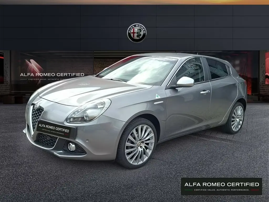 Main__Slider__Photo:Alfa Romeo Giulietta Super 1.6 JTDM TCT 08/2020-0