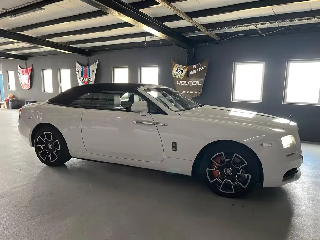 Main__Slider__Photo:Rolls-Royce Dawn 2019 Rolls-Royce Dawn Black Badge | Arctic White 05/2019-0