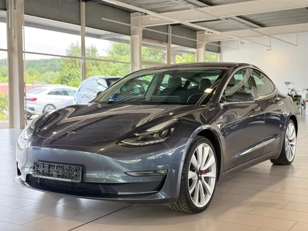 Main__Slider__Photo:Tesla Model 3 Performance Dual AWD 06/2019-0
