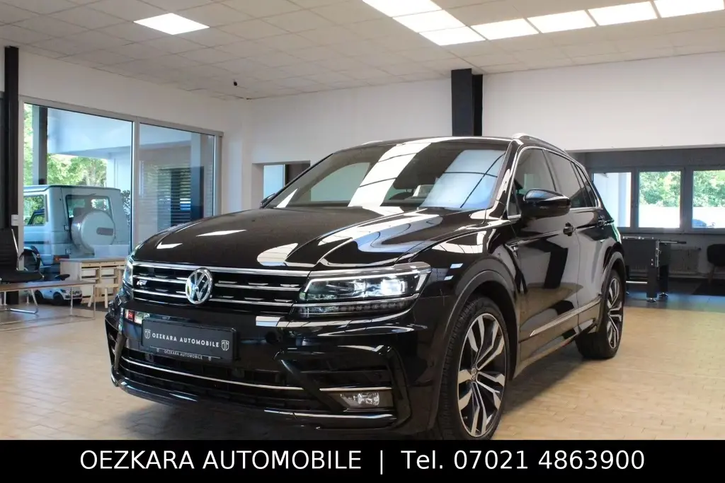 Main__Slider__Photo:Volkswagen Tiguan Highline 2.0 TSI 4-Motion R-Line/ DSG 11/2019-0