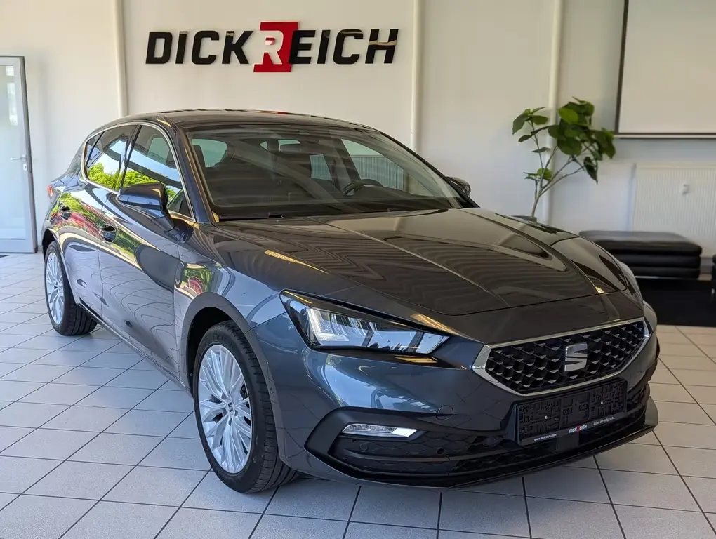 Main__Slider__Photo:Seat Leon 1.5 TSI Xcellence T-Leder Navi LRH 06/2022-0