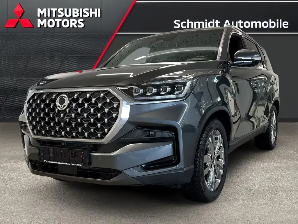 Main__Slider__Photo:Ssangyong REXTON 2.2 D Lux LED ACC Klimasitze Navi 360Grad 06/2025-0