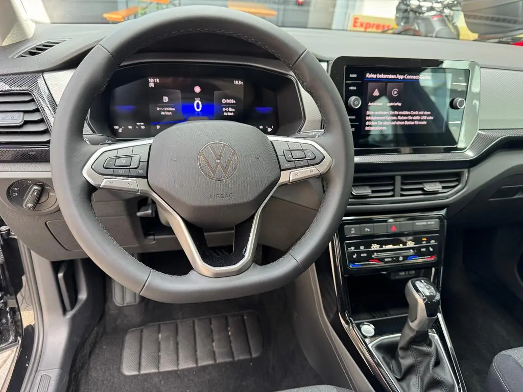 Main__Slider__Photo:Volkswagen T-Cross 1.5 TSI DSG Life - AHK+MatrixLED 06/2026-1