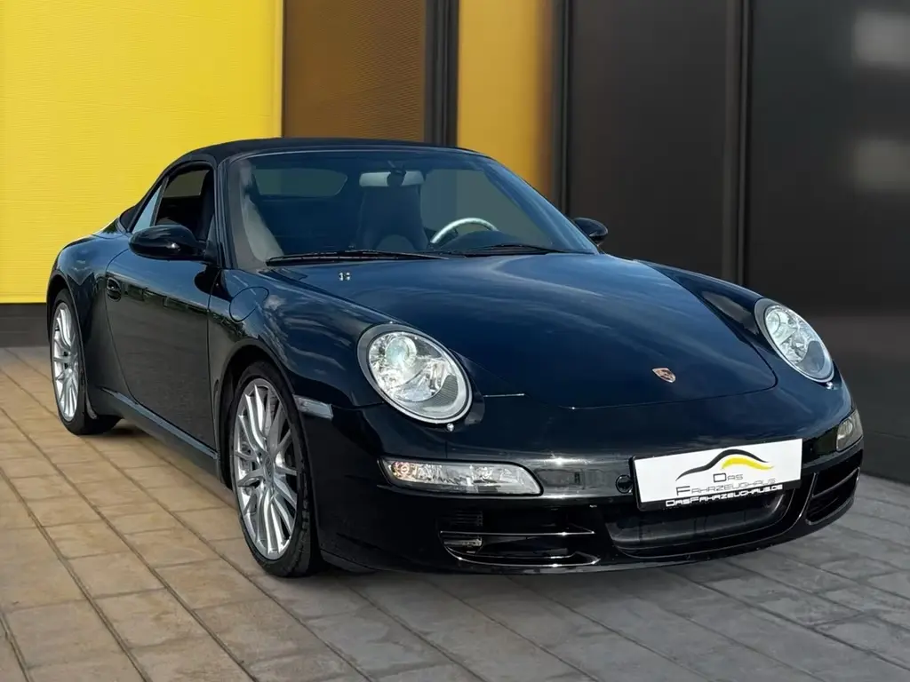 Main__Slider__Photo:Porsche 997 Carrera S Cabrio+PDC+Leder+Xenon 05/2006-1