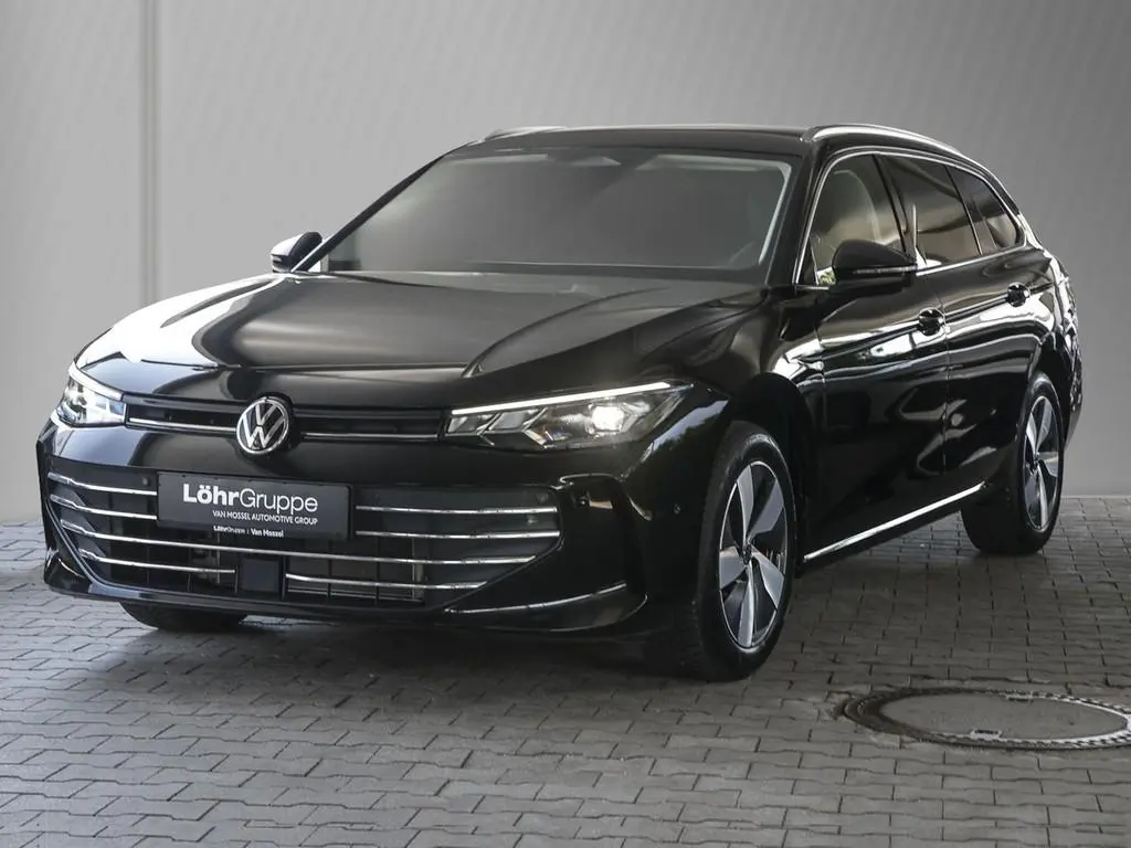 Main__Slider__Photo:Volkswagen Passat Variant 1,5 eTSI DSG Business,AHK,LED,ACC 06/2025-1