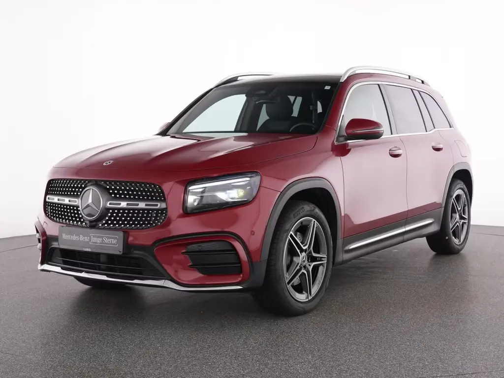 Main__Slider__Photo:Mercedes-Benz GLB 180 AMG+Pano+MBeam+KeylGo+EHeck+Kamera+Totw+ 04/2025-1