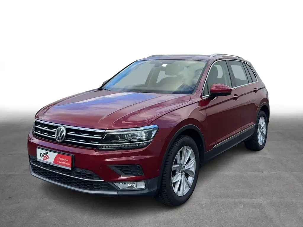 Main__Slider__Photo:Volkswagen Tiguan 2.0 TSI DSG Highline 4Motion Navi LED SHZ 05/2017-1
