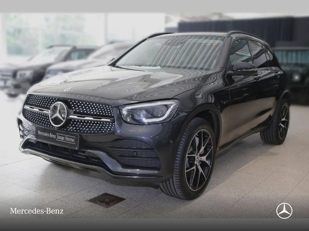 Main__Slider__Photo:Mercedes-Benz GLC 300 e 4M AMG/Dist/Pano/AHK/HUD/360°/Mbeam 04/2021-1