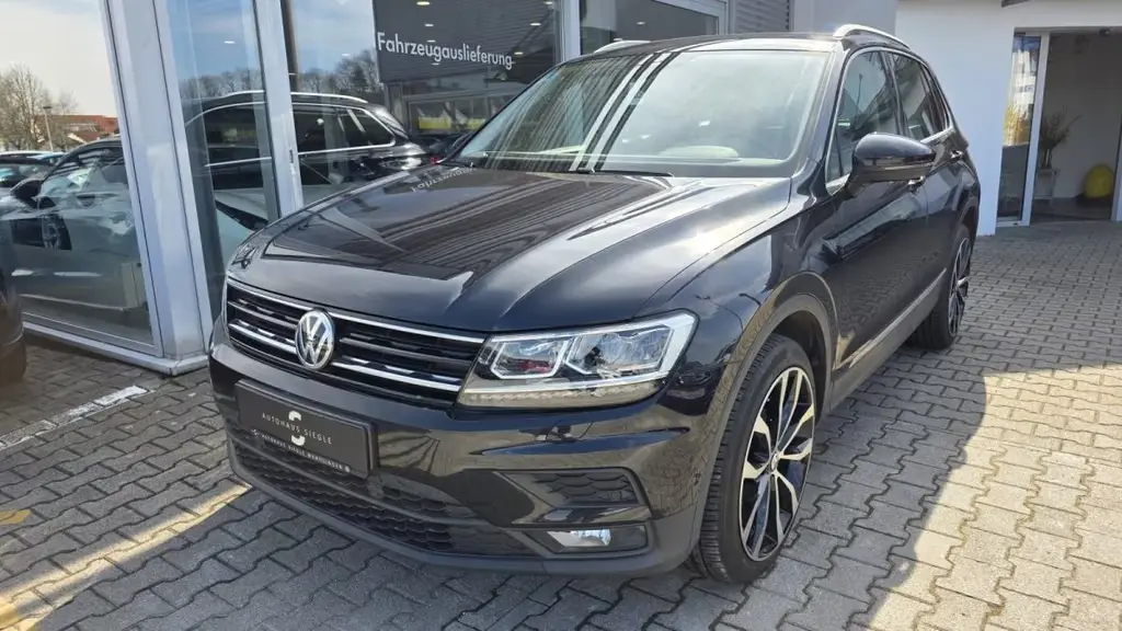 Main__Slider__Photo:Volkswagen Tiguan 2.0 TSI IQ.DRIVE 4Motion DSG Navi LED ACC 03/2019-1